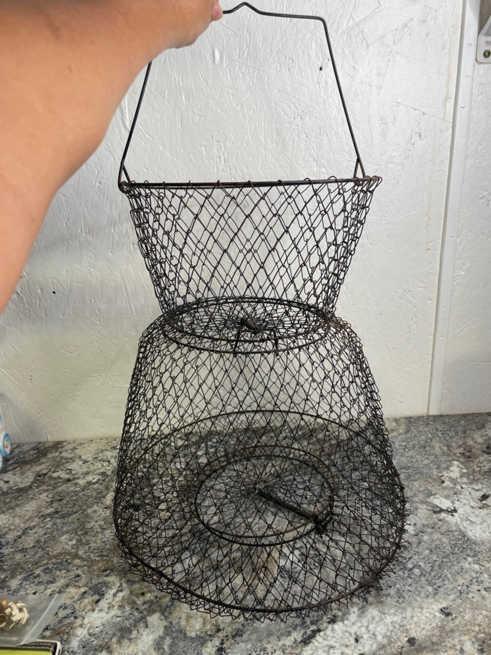 VINTAGE Fishing Fish Keeper Net Live Bait Metal Wire Basket Cage Collapsible